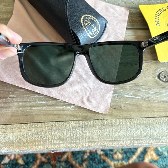 Ray Ban Boyfriend polarized square sunglasses. - Picture 4 of 9